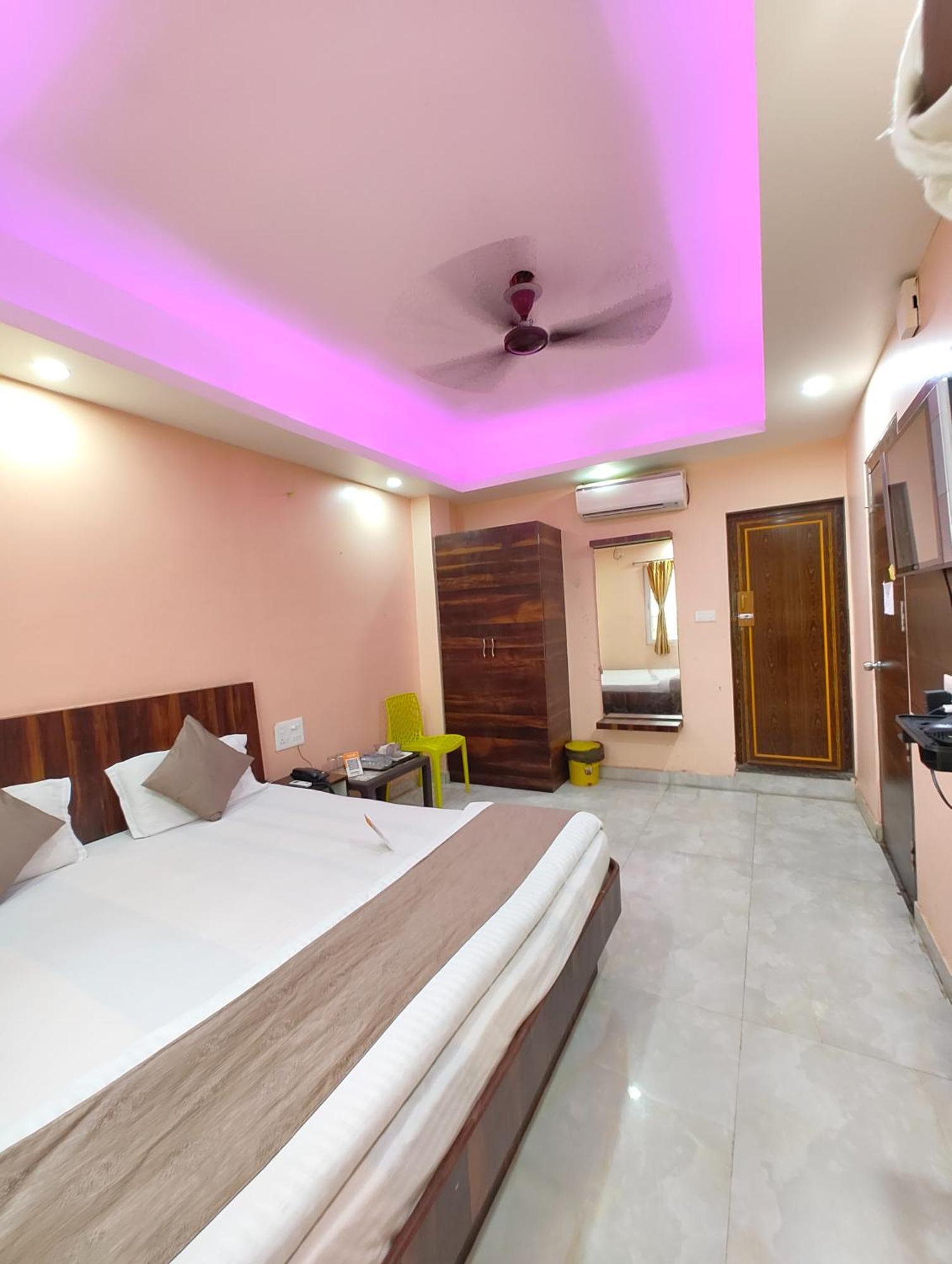 "Hotel Aradhya Puri"- Luxur- Room With Sea-View - Prime Location With Parking Facilities - Best Hotel In Пури Экстерьер фото